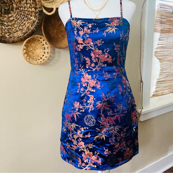 SHEIN Oriental Mini Dress - Picture 2 of 13